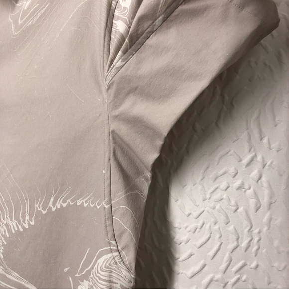 Lululemon Mark Healey Moon Drift Short Sleeve (SS) Shirt in Mohn Beige Tan White - Picture 13 of 16